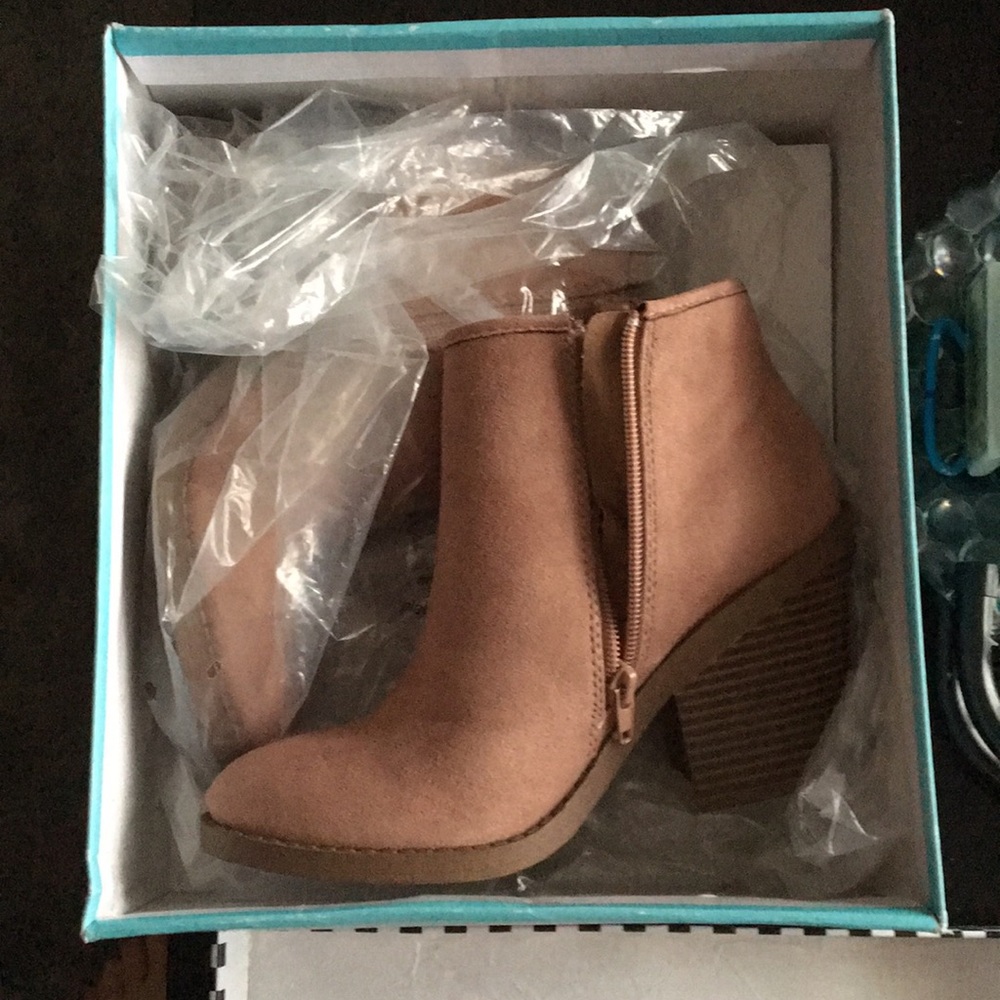 Side slit booties